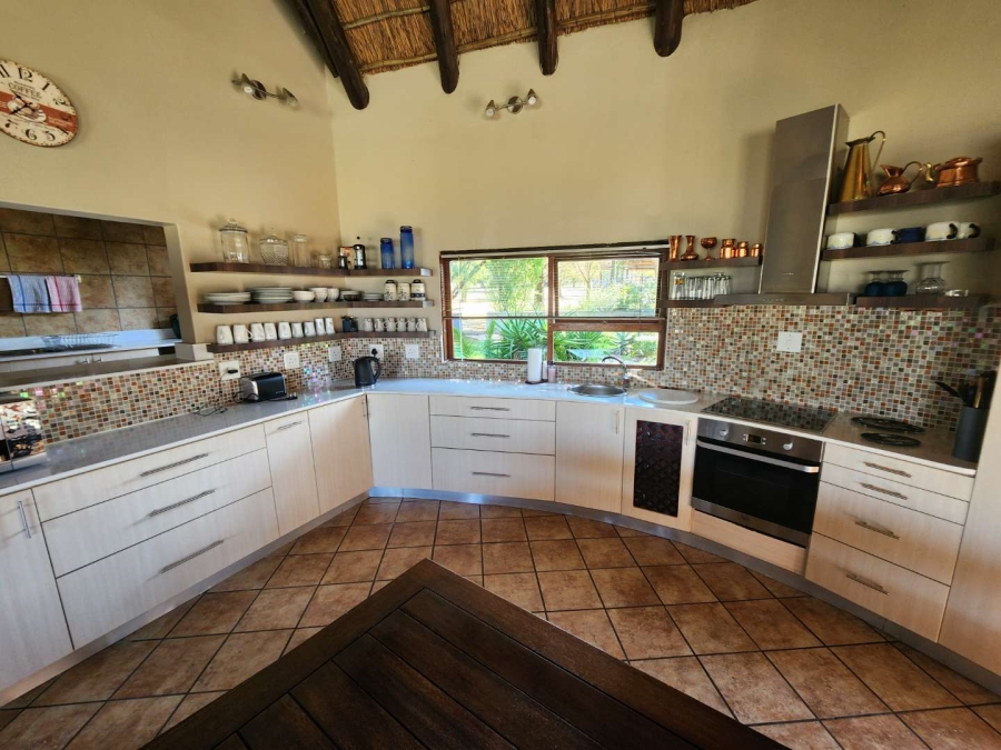 6 Bedroom Property for Sale in Oranjeville Free State